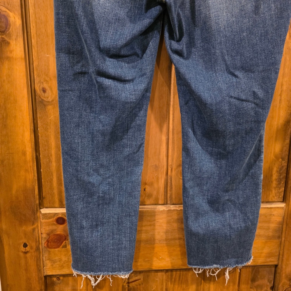 Judy Blue‎ Slim Fit Jeans Womens 16W Blue Excellent Distressed Raw Hem - Picture 11 of 12